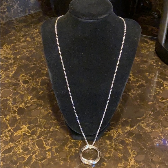 Infinity circle silver fashion necklace! NWOT - Picture 3 of 6